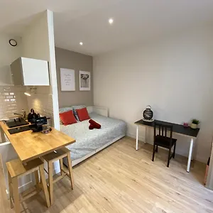 Place De Metz, Hyper-centre Grenoble, 25 M2 Apartment