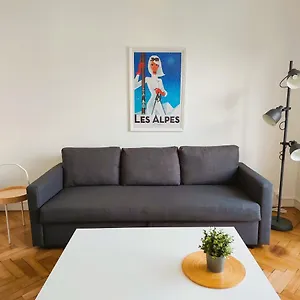 Champon - Lumineux 2 Avec Garage Prive - Tram A 1 Min Apartment