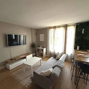 Superbe Duplex Avec Parking Gratuit Apartment